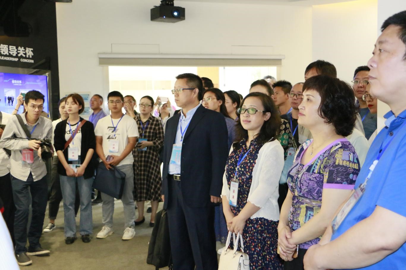 铜仁市当局“走进庆幸企业”观摩团造访云顶集团新资料